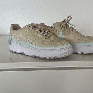 Nike Air Force 1 womens 8.5